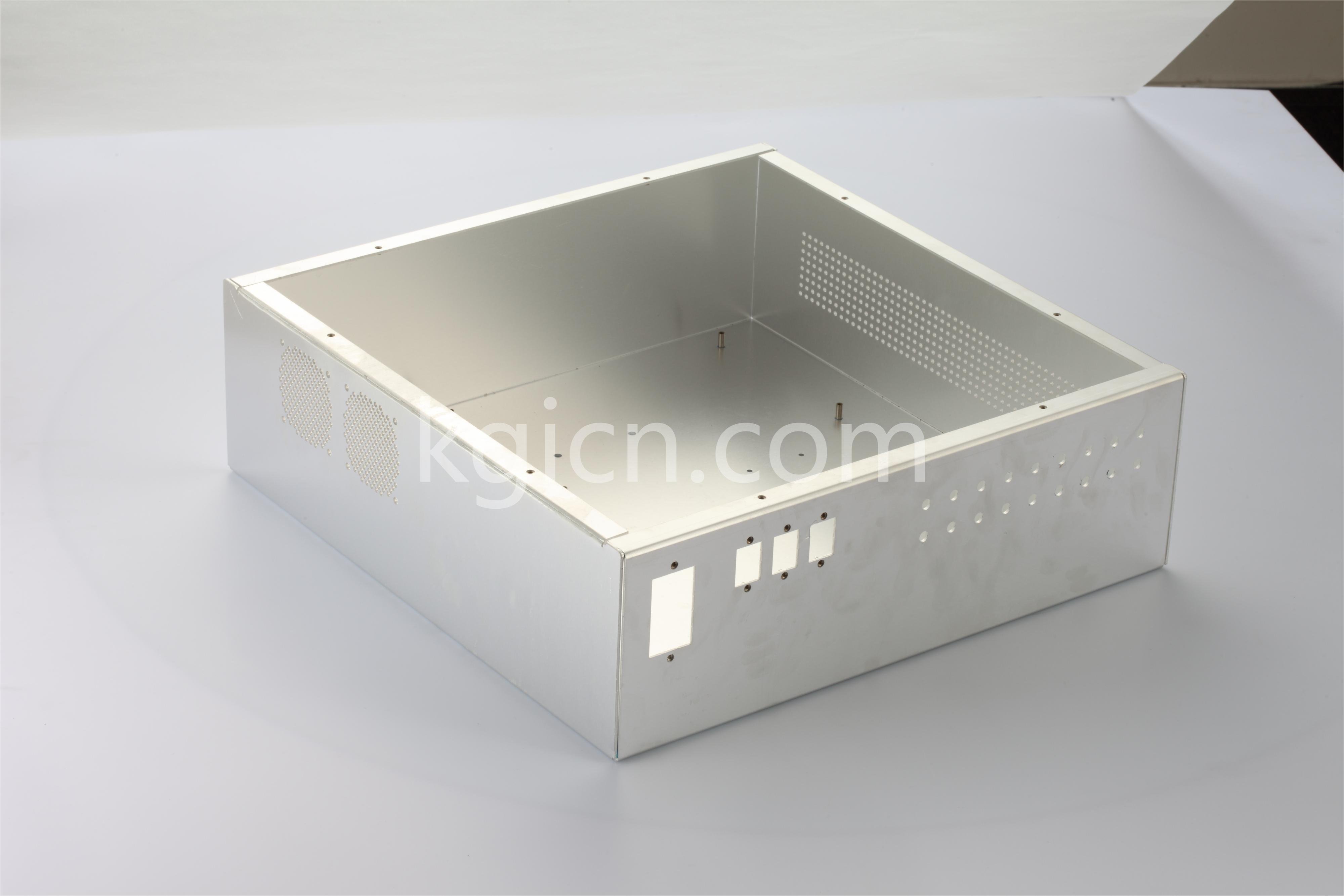 Computer housing