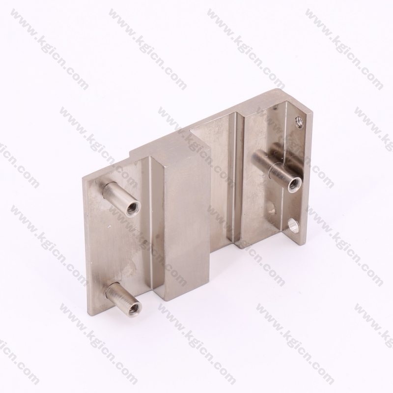 KGI made Aluminum Extrusion Heat Sink for Smart Glass Device